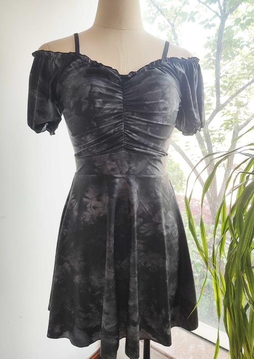 Y023模杯一体吊带泳裙 商品图1