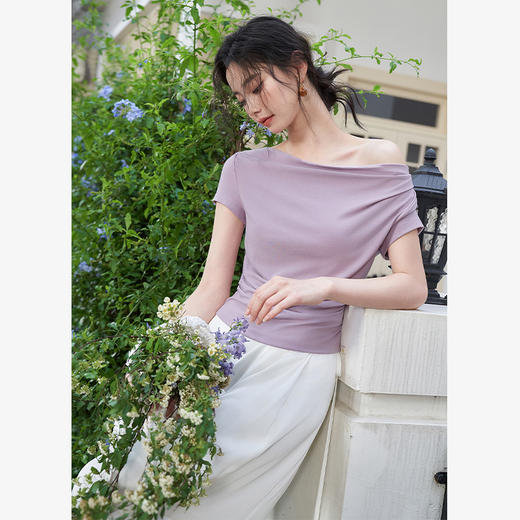 【限时秒杀】西遇一字肩短袖上衣女夏季新款大领口设计感显瘦短款正肩t恤V0050562/V0050554 商品图3