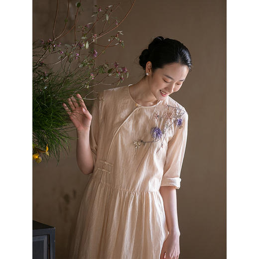 牧衣游原创 丝棉刺绣炒色连衣裙 限量福利款 青影蝶不支持会员折 商品图3