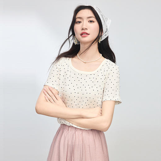 【周四狂欢价】熙世界波点方领T恤夏季女短袖2025新款法式气质肌理针织体恤上衣 商品图4