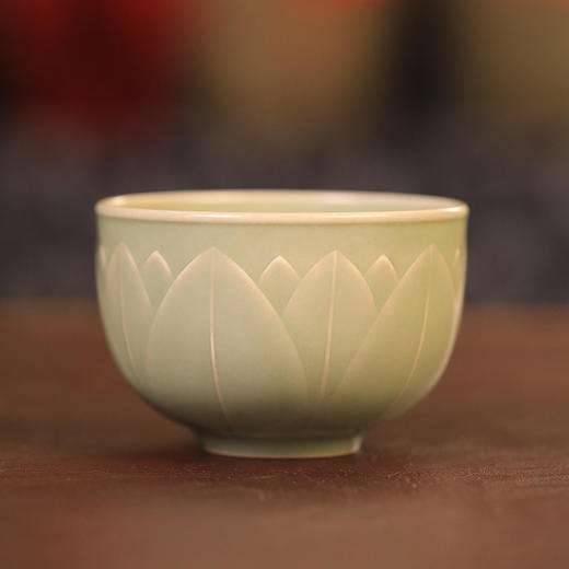 杨盛侃莲韵品茗杯豆青釉 商品图0