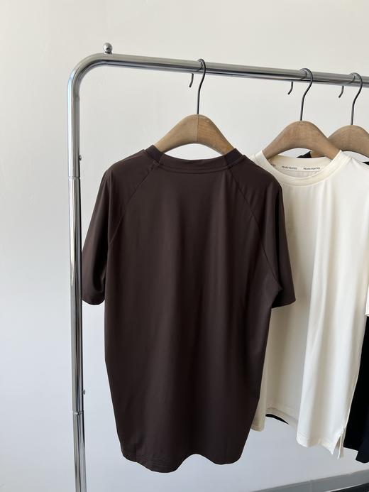 PG灰色7码男款T，纯纯的原单货，必须好好夸一下这款T，面料质感绝绝子，有垂度，有光泽感，而且透气有弹力，面料绝对的天花板，上档次又实用的一款，简约色基础款，打球运动，日常穿搭都很好穿！颜色也是很高级 商品图6