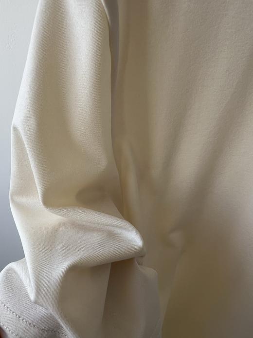 PG灰色7码男款T，纯纯的原单货，必须好好夸一下这款T，面料质感绝绝子，有垂度，有光泽感，而且透气有弹力，面料绝对的天花板，上档次又实用的一款，简约色基础款，打球运动，日常穿搭都很好穿！颜色也是很高级 商品图6