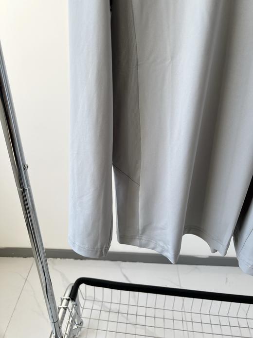 25春款，男款POLO衫，经典百搭的一款，面料有弹力，超舒服，胸前立体LOGO，肩部装饰条，整件衣服并不单调！数量不多！ 商品图6