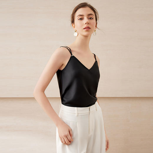 EITIE爱特爱百搭双肩带V领经典色吊带背心内搭上衣2025夏季新款B2513612 商品图8