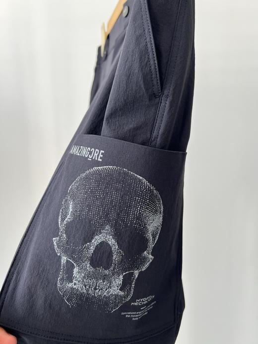 黑色L和2XL，25新款AMAZ原单裤子，纯纯的原单货，绝非某宝货，没有可比性！韩国客供面料，有弹力，超级舒服，挺括有质感，裤子上身版型超好，质感无敌，兜布立体印花工艺，工艺复杂，帅气百搭，难得好货！ 商品图4