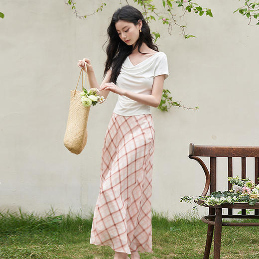 【限时秒杀】西遇一字肩短袖上衣女夏季新款大领口设计感显瘦短款正肩t恤V0050562/V0050554 商品图6