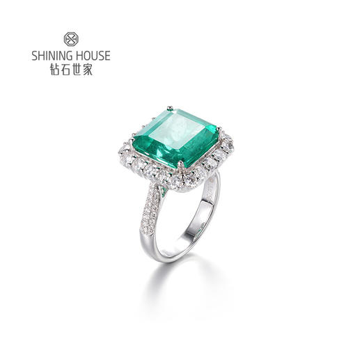 【祖母绿戒指】钻石世家 18K金祖母绿镶钻戒指  高级设计珠宝系列 祖母绿 拥有美丽的翠绿色 象征着幸运、幸福和万物盎然的生命力 商品图0