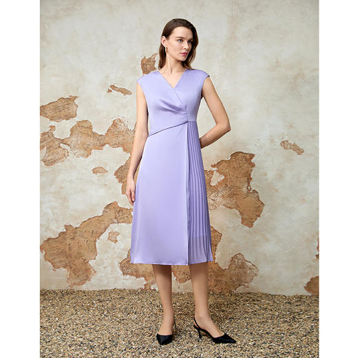 EITIE爱特爱气质温柔高级感通勤拼接百褶收腰连衣裙夏季新款8207958 商品图1