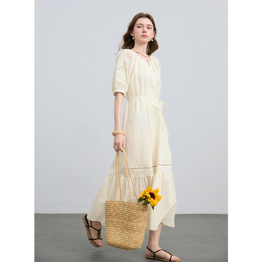 三彩2025夏季新款镂空刺绣连衣裙圆领灯笼袖A字裙宽松长裙M 商品图1