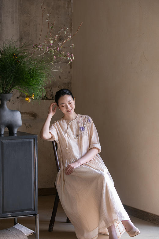 牧衣游原创 丝棉刺绣炒色连衣裙 限量福利款 青影蝶不支持会员折 商品图5