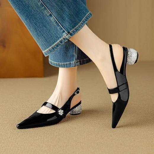 【预售5天】简约风羊皮紫色包头凉鞋女夏季外穿时尚尖头高跟鞋女粗跟后空DB&M6307 商品图4