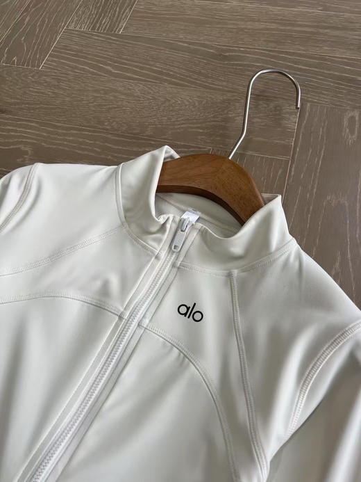 原单正品 alo25新款瑜伽外套Define立领夹克普拉提运动长袖健身服
黑白两色，尺码S-XL 商品图6