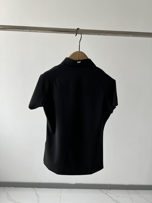 韩国🇰🇷高er夫PXG女士速干T恤，纯原臻品，客供面料，带有横-纹理感，四面弹力，修身款式，提供极度舒适的贴合感，超JI显瘦，胸前、后领部两处logo点缀，超级精致，袖子白色线条勾勒出满满的高级感 商品图7