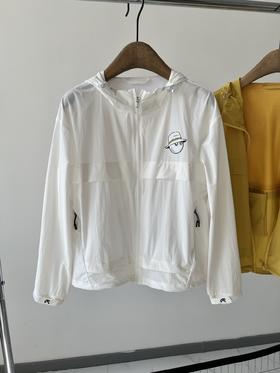 MB家纯原单防晒衣，绝非某宝的仿货，接受任何形式的对比🆚！韩国🇰🇷客供凉感面料，面料自带透气孔，超级舒服，高级感满满，可以更方便携带，立体印花，品质感极强！绝对是夏天防晒和空调房的必备单品！