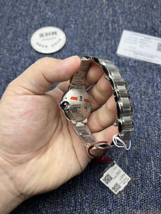 AF卡地亚蓝气球系列 中号33mm 钻圈款 女士腕表 商品图5