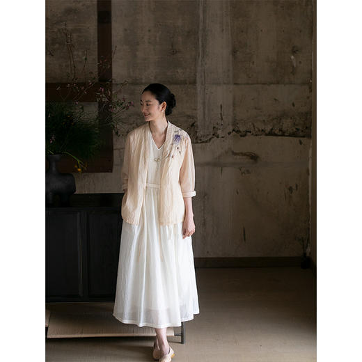 牧衣游原创 丝棉手工刺绣炒色短外套复古文艺百搭防晒小开衫 燕雀 商品图2