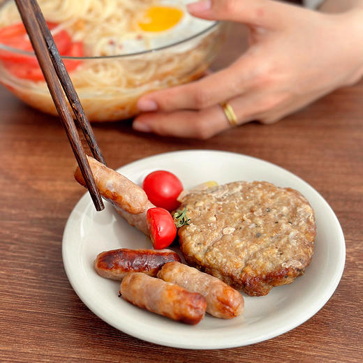 【给孩子们准备的快乐汉堡芝士猪肉排+亲亲肠】打造妈妈放心美食 只用当天原切前腿肉 +进口安佳原酪  超长拉丝感 亲亲烤肠1盒16根 商品图6