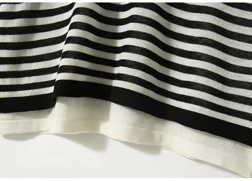 CO*S剪标发冰麻针织V领拼色假两件长袖衫 商品图11