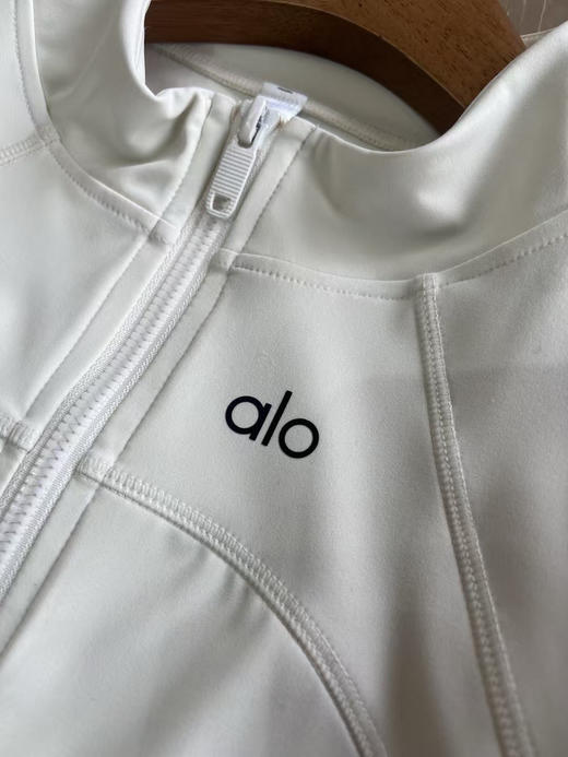 原单正品 alo25新款瑜伽外套Define立领夹克普拉提运动长袖健身服
黑白两色，尺码S-XL 商品图5
