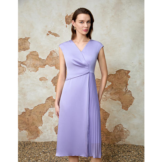 EITIE爱特爱气质温柔高级感通勤拼接百褶收腰连衣裙夏季新款8207958 商品图5