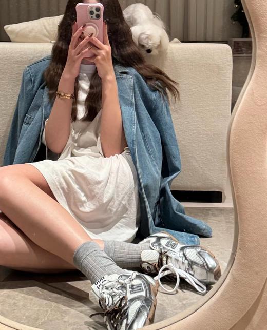 点此购买 Miumiu x New Balance联名款女士运动鞋 98 315582 商品图4