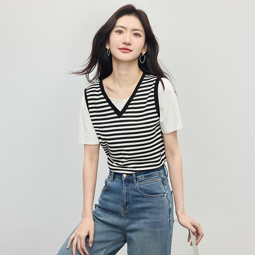 【周末秒杀】熙世界假两件短袖拼接条纹T恤女休闲宽松正肩显瘦上衣2025夏新款 商品图4