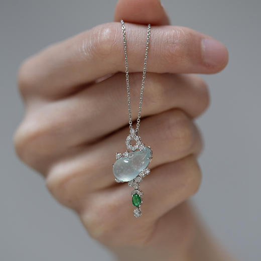 「冰清福禄」18K白翡翠项链 商品图2