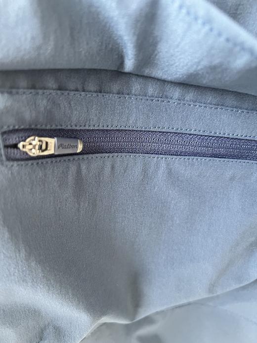 25新款，MB家原单高尔夫外套，联名款，超级精致的小短款，客供面料，有弹力，舒服透气，日常打球穿特别适合，胸前撞色L OGO，拼色设计，年轻时尚，数量不多！下单速度哦！ 商品图5