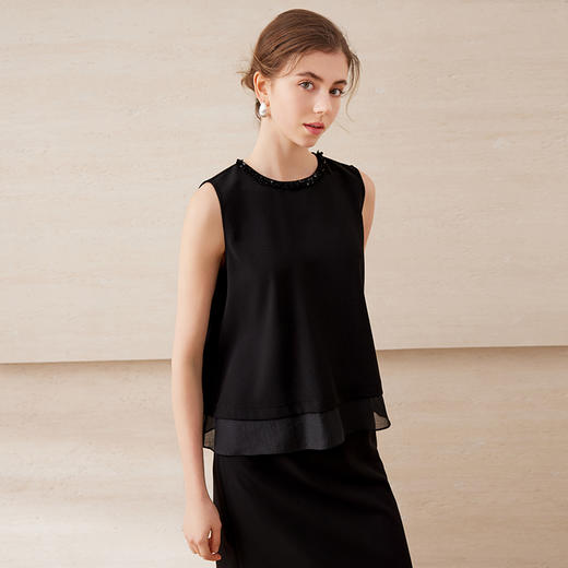 EITIE爱特爱优雅气质领口珠片宽松廓形无袖小上衣2025夏季新款B2513616 商品图3