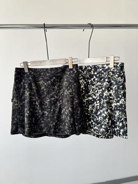 PG原单碎花半裙，韩国🇰🇷客供面料，舒服透气性极好，弹力超好，数码印花工艺，花纹特别上档次，里面加了防走光短裤，运动或者日常穿都很方便，上面搭纯色或者花纹都好看！数量不多！