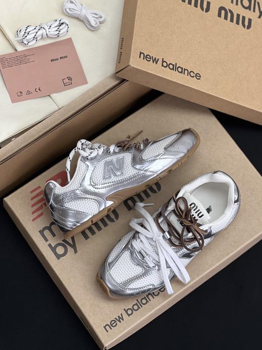 点此购买 Miumiu x New Balance联名款女士运动鞋 98 315582 商品图14