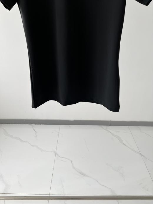 韩国🇰🇷高er夫PXG女士速干T恤，纯原臻品，客供面料，带有横-纹理感，四面弹力，修身款式，提供极度舒适的贴合感，超JI显瘦，胸前、后领部两处logo点缀，超级精致，袖子白色线条勾勒出满满的高级感 商品图2