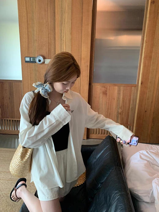 【GZ】无忧购老钱风亚麻刺绣图案宽松百搭衬衫+显瘦背心+松紧腰慵懒休闲短裤套装 7888-5#(截单后7天发货) 商品图3