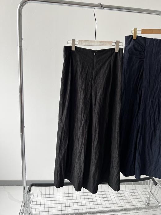 原单裤子，超级有设计感，有调性的一款裤子，韩国🇰🇷客供面料，有点微皱感，大阔腿裤，显瘦遮肉！ 商品图4