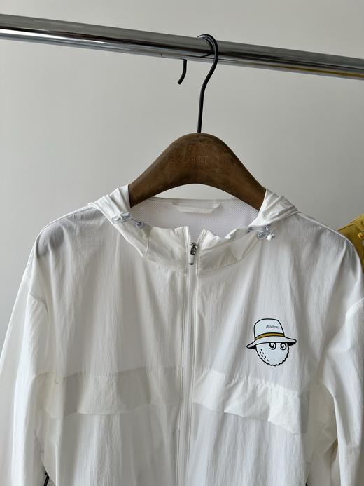 MB家纯原单防晒衣，绝非某宝的仿货，接受任何形式的对比🆚！韩国🇰🇷客供凉感面料，面料自带透气孔，超级舒服，高级感满满，可以更方便携带，立体印花，品质感极强！绝对是夏天防晒和空调房的必备单品！ 商品图1