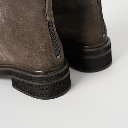 ROMI STUDIO“率性自我” 绒面牛皮拼羊皮厚底复古马丁靴 448DS044 商品图5