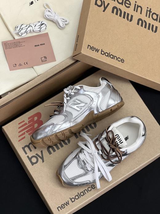点此购买 Miumiu x New Balance联名款女士运动鞋 98 315582 商品图13