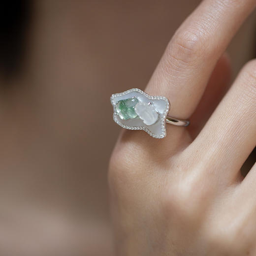 「荷塘月色」18K白翡翠戒指 商品图1
