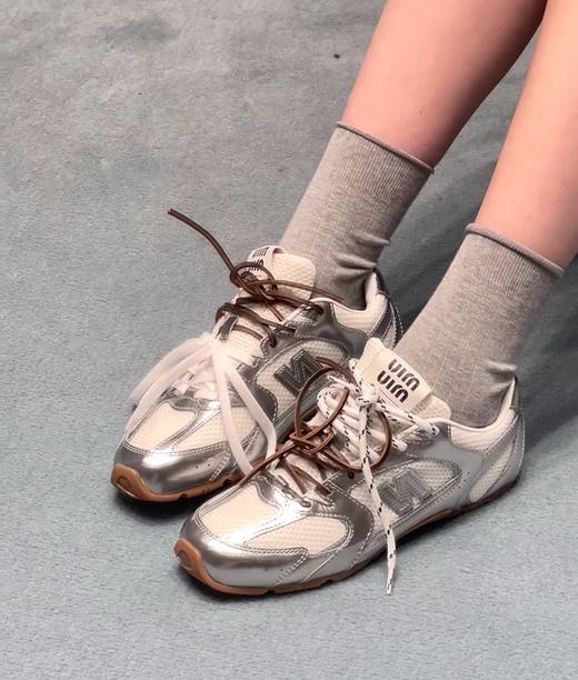 点此购买 Miumiu x New Balance联名款女士运动鞋 98 315582 商品图7