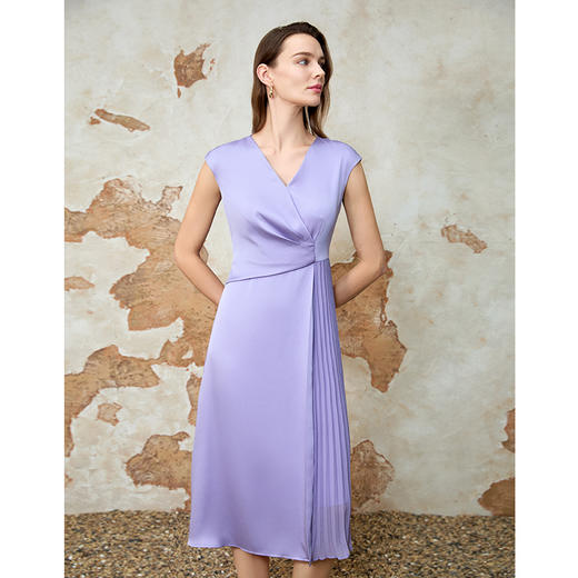 EITIE爱特爱气质温柔高级感通勤拼接百褶收腰连衣裙夏季新款8207958 商品图3