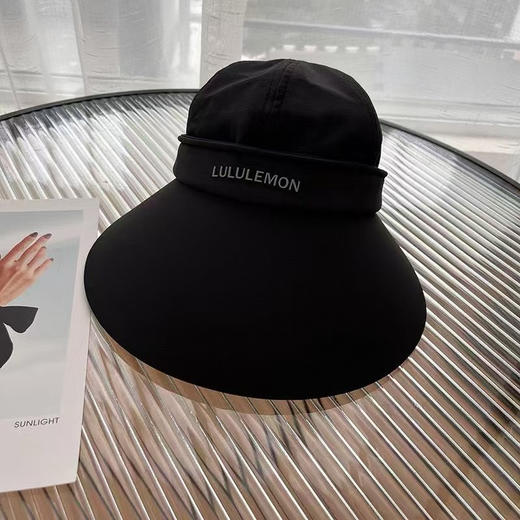 原单正品 lululemon 可拆卸运动防晒帽小姐姐户外活动必备单品～
颜色：黑色灰色米白卡其 商品图4