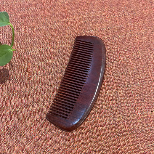 9cm/12cm小叶紫檀半月素梳 商品图1