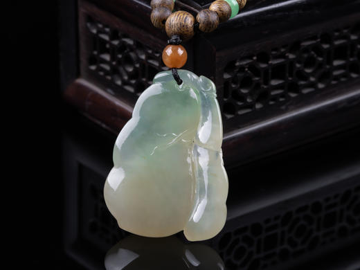 XY0253沉香+冰黄翡翠福瓜挂件 商品图3