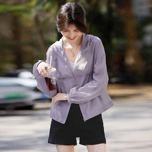 【夏日新品】熙世界夏季防晒衣外套女短款户外穿搭防紫外线轻薄透气防晒服上衣 商品图3
