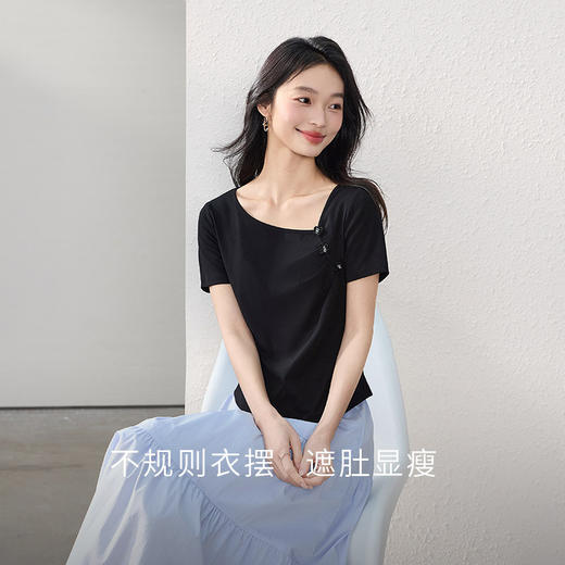 【专属特价】熙世界不规则方领短袖黑色T恤女夏季新款设计感立体花朵显瘦上衣 商品图2