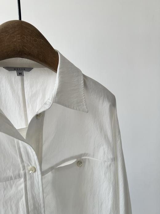 25春款原单衬衫，面料质感超级好，棉质，微皱，高级感满满，简单的大气的微阔版型，既可以单穿，又可以做外搭穿，怎么搭都不会出错！帅气有范！ 商品图3