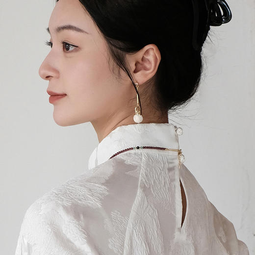 MELI&MOLI |猛犸象牙莲花迷你镂空瓶925银圆杆耳吊—五行之金 商品图2