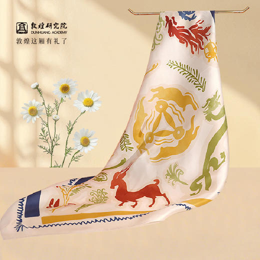 敦煌研究院 【双面印花方巾】 丝巾女2025新款围巾披肩时尚百搭送妈妈 商品图0