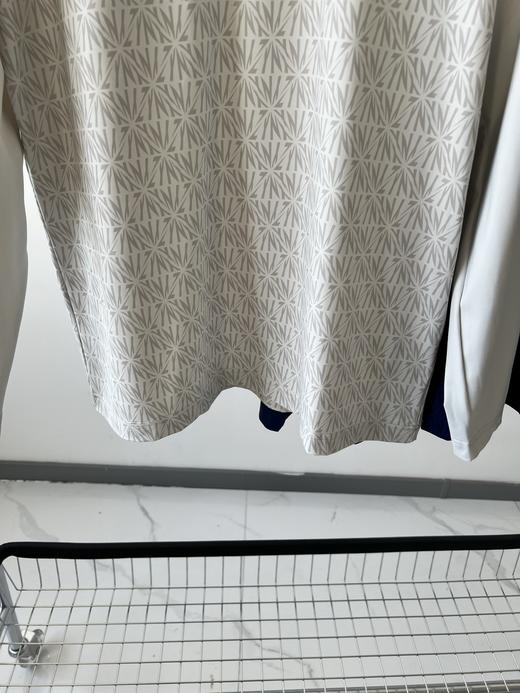 25春款，高尔夫🏌男款POLO衫，纯单货，韩国🇰🇷客供面料，有质感，印花拼接设计，面料有弹力，超舒服，数量不多！ 商品图5